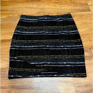 3/$15 
New Tulip Hem Black White Pattern Mini H&M Pencil Skirt Size XS.   B1